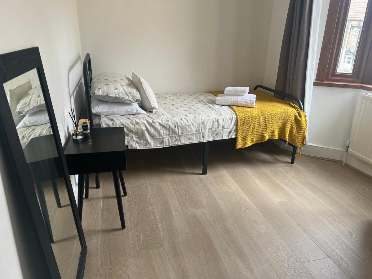 The Leyton Oasis Hotel London Ngoại thất bức ảnh